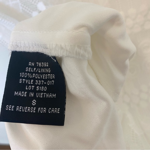 Snap White Lace Short Sleeve Lined Mini Dress Size Small - Picture 4 of 7